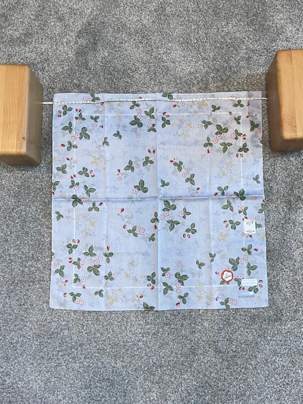 Wedgwood Japan Blue Floral Print Handkerchief - NWT - Picture 6 of 10